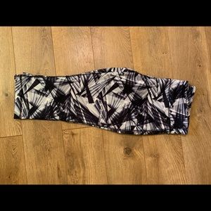 Fitted athletic capris